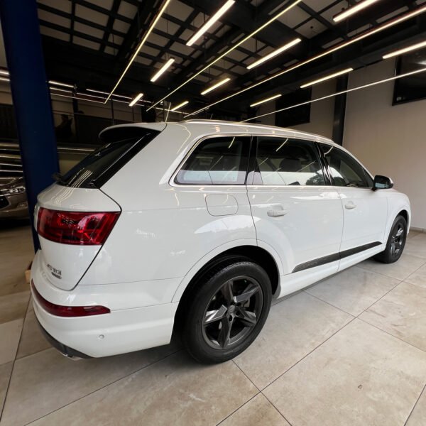 AUDI Q5 PREMIUM PLUS - Image 4