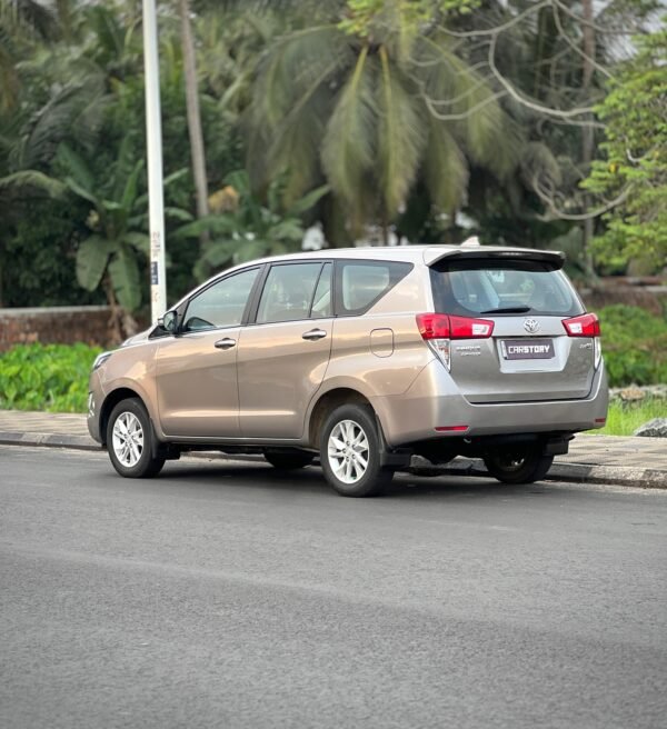 TOYOTA CRYSTA - Image 3