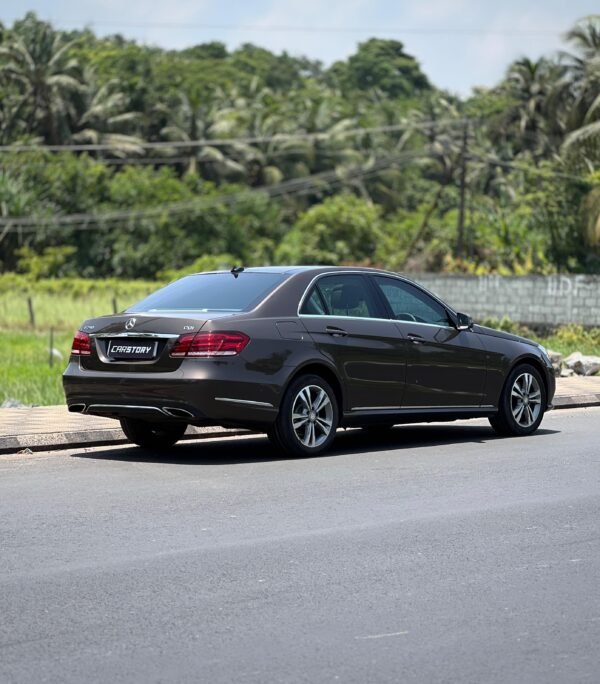 MERCEDES BENZ - Image 2
