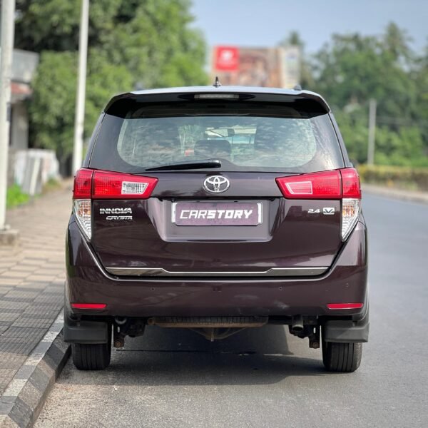 TOYOTA CRYSTA - Image 2