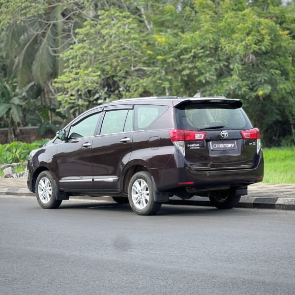 TOYOTA CRYSTA - Image 5