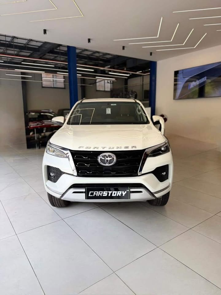 TOYOTA FORTUNER